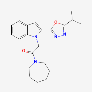 1-(azepan-1-yl)-2-(2-(5-isopropyl-1,3,4-oxadiazol-2-yl)-1H-indol-1-yl)ethanone