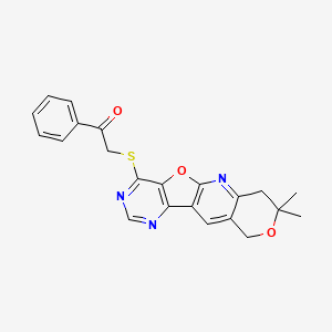 2-[(5,5-dimethyl-6,17-dioxa-2,12,14-triazatetracyclo[8.7.0.03,8.011,16]heptadeca-1(10),2,8,11(16),12,14-hexaen-15-yl)sulfanyl]-1-phenylethanone