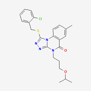 molecular formula C23H25ClN4O2S B11275650 1-((2-chlorobenzyl)thio)-4-(3-isopropoxypropyl)-7-methyl-[1,2,4]triazolo[4,3-a]quinazolin-5(4H)-one 