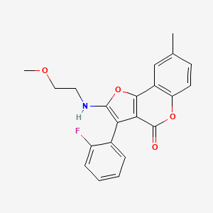 molecular formula C21H18FNO4 B11279792 3-(2-fluorophenyl)-2-[(2-methoxyethyl)amino]-8-methyl-4H-furo[3,2-c]chromen-4-one 