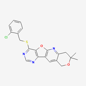 molecular formula C21H18ClN3O2S B11280961 15-[(2-chlorophenyl)methylsulfanyl]-5,5-dimethyl-6,17-dioxa-2,12,14-triazatetracyclo[8.7.0.03,8.011,16]heptadeca-1(10),2,8,11(16),12,14-hexaene 