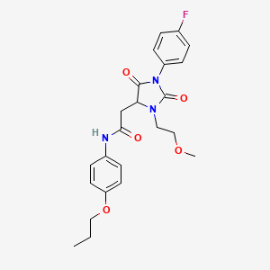 molecular formula C23H26FN3O5 B11283282 2-[1-(4-fluorophenyl)-3-(2-methoxyethyl)-2,5-dioxoimidazolidin-4-yl]-N-(4-propoxyphenyl)acetamide 