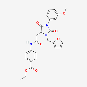 Ethyl 4-({[3-(furan-2-ylmethyl)-1-(3-methoxyphenyl)-2,5-dioxoimidazolidin-4-yl]acetyl}amino)benzoate