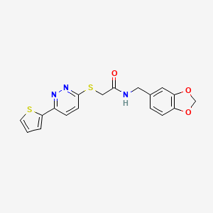 molecular formula C18H15N3O3S2 B11286236 N-(benzo[d][1,3]dioxol-5-ylmethyl)-2-((6-(thiophen-2-yl)pyridazin-3-yl)thio)acetamide 