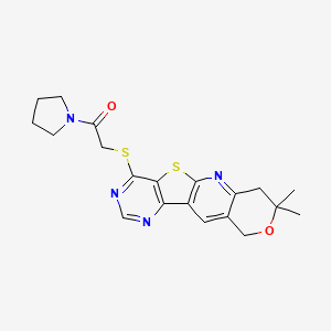 2-[(5,5-dimethyl-6-oxa-17-thia-2,12,14-triazatetracyclo[8.7.0.03,8.011,16]heptadeca-1,3(8),9,11,13,15-hexaen-15-yl)sulfanyl]-1-pyrrolidin-1-ylethanone