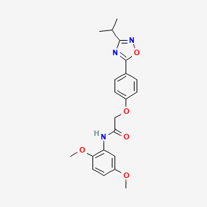 N-(2,5-dimethoxyphenyl)-2-{4-[3-(propan-2-yl)-1,2,4-oxadiazol-5-yl]phenoxy}acetamide