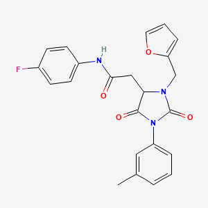 N-(4-fluorophenyl)-2-[3-(furan-2-ylmethyl)-1-(3-methylphenyl)-2,5-dioxoimidazolidin-4-yl]acetamide