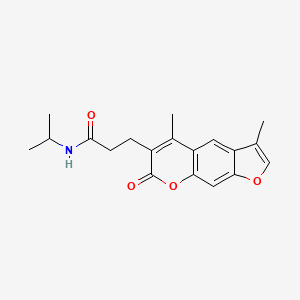 3-(3,5-dimethyl-7-oxo-7H-furo[3,2-g]chromen-6-yl)-N-isopropylpropanamide