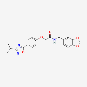 N-(1,3-benzodioxol-5-ylmethyl)-2-{4-[3-(propan-2-yl)-1,2,4-oxadiazol-5-yl]phenoxy}acetamide