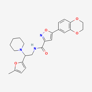 5-(2,3-dihydro-1,4-benzodioxin-6-yl)-N-[2-(5-methylfuran-2-yl)-2-(piperidin-1-yl)ethyl]-1,2-oxazole-3-carboxamide