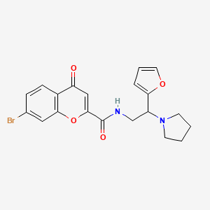 7-bromo-N-[2-(furan-2-yl)-2-(pyrrolidin-1-yl)ethyl]-4-oxo-4H-chromene-2-carboxamide