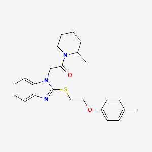 2-(2-{[2-(4-methylphenoxy)ethyl]sulfanyl}-1H-benzimidazol-1-yl)-1-(2-methylpiperidin-1-yl)ethanone