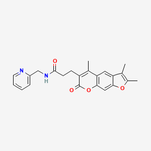 molecular formula C23H22N2O4 B11317209 N-(pyridin-2-ylmethyl)-3-(2,3,5-trimethyl-7-oxo-7H-furo[3,2-g]chromen-6-yl)propanamide 