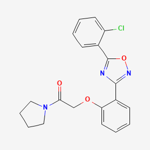 2-{2-[5-(2-Chlorophenyl)-1,2,4-oxadiazol-3-yl]phenoxy}-1-(pyrrolidin-1-yl)ethanone