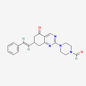 4-{5-oxo-7-[(E)-2-phenylethenyl]-5,6,7,8-tetrahydroquinazolin-2-yl}piperazine-1-carbaldehyde