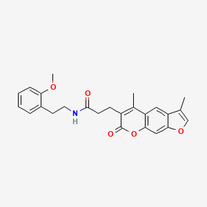 3-(3,5-dimethyl-7-oxo-7H-furo[3,2-g]chromen-6-yl)-N-[2-(2-methoxyphenyl)ethyl]propanamide