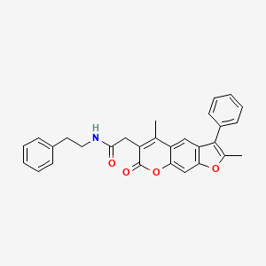 2-(2,5-dimethyl-7-oxo-3-phenyl-7H-furo[3,2-g]chromen-6-yl)-N-(2-phenylethyl)acetamide