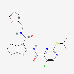 5-chloro-N-{3-[(furan-2-ylmethyl)carbamoyl]-5,6-dihydro-4H-cyclopenta[b]thiophen-2-yl}-2-(propan-2-ylsulfanyl)pyrimidine-4-carboxamide