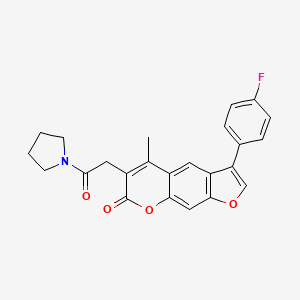 molecular formula C24H20FNO4 B11382900 3-(4-fluorophenyl)-5-methyl-6-[2-oxo-2-(pyrrolidin-1-yl)ethyl]-7H-furo[3,2-g]chromen-7-one 