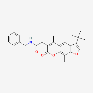 molecular formula C26H27NO4 B11385319 N-Benzyl-2-{3-tert-butyl-5,9-dimethyl-7-oxo-7H-furo[3,2-G]chromen-6-YL}acetamide 