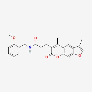 3-(3,5-dimethyl-7-oxo-7H-furo[3,2-g]chromen-6-yl)-N-(2-methoxybenzyl)propanamide