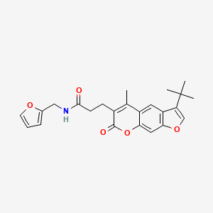 molecular formula C24H25NO5 B11387353 3-(3-tert-butyl-5-methyl-7-oxo-7H-furo[3,2-g]chromen-6-yl)-N-(furan-2-ylmethyl)propanamide 