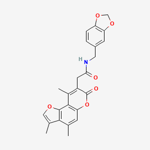 N-(1,3-benzodioxol-5-ylmethyl)-2-(3,4,9-trimethyl-7-oxo-7H-furo[2,3-f]chromen-8-yl)acetamide