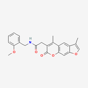 2-(3,5-dimethyl-7-oxo-7H-furo[3,2-g]chromen-6-yl)-N-(2-methoxybenzyl)acetamide