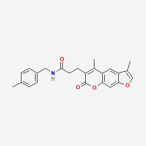 molecular formula C24H23NO4 B11401011 3-(3,5-dimethyl-7-oxo-7H-furo[3,2-g]chromen-6-yl)-N-(4-methylbenzyl)propanamide 