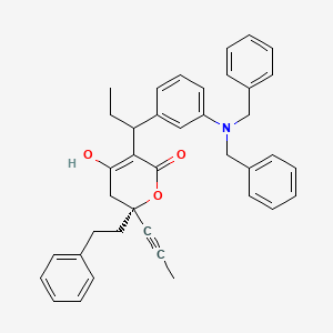 molecular formula C₃₉H₃₉NO₃ B1140626 [R-(R*,R*)]-3-[1-[3-[Bis(phenylmethyl)amino]phenyl]propyl]-5,6-dihydro-4-hydroxy-6-(2-phenylethyl)-6-(1-propynyl)-2H-pyran-2-one CAS No. 188559-25-3