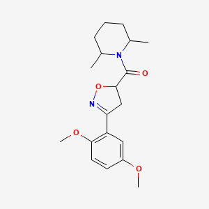 [3-(2,5-Dimethoxyphenyl)-4,5-dihydro-1,2-oxazol-5-yl](2,6-dimethylpiperidin-1-yl)methanone