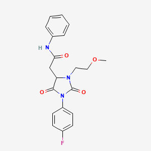 molecular formula C20H20FN3O4 B11428698 2-[1-(4-fluorophenyl)-3-(2-methoxyethyl)-2,5-dioxoimidazolidin-4-yl]-N-phenylacetamide 