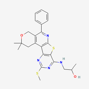 1-[(4,4-dimethyl-15-methylsulfanyl-8-phenyl-5-oxa-11-thia-9,14,16-triazatetracyclo[8.7.0.02,7.012,17]heptadeca-1(10),2(7),8,12(17),13,15-hexaen-13-yl)amino]propan-2-ol