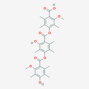 molecular formula C32H36O10 B114773 苯甲酸，2-羟基-4-((4-羟基-2-甲氧基-3,5,6-三甲基苯甲酰基)氧基)-3,5,6-三甲基-，4-羧基-3-甲氧基-2,5,6-三甲苯甲酯 CAS No. 158792-23-5
