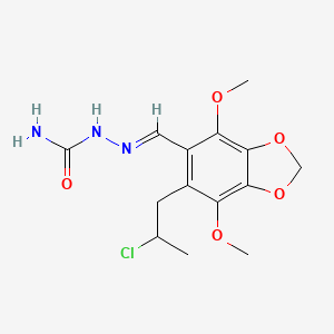 (2E)-2-{[6-(2-chloropropyl)-4,7-dimethoxy-1,3-benzodioxol-5-yl]methylidene}hydrazinecarboxamide