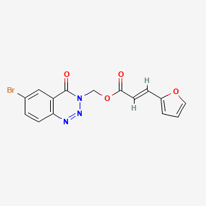 (6-bromo-4-oxo-1,2,3-benzotriazin-3(4H)-yl)methyl (2E)-3-(furan-2-yl)prop-2-enoate