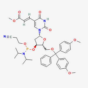 molecular formula C43H51N4O10P B1149624 methyl (E)-3-[1-[(2R,4S,5R)-5-[[bis(4-methoxyphenyl)-phenylmethoxy]methyl]-4-[2-cyanoethoxy-[di(propan-2-yl)amino]phosphanyl]oxyoxolan-2-yl]-2,4-dioxopyrimidin-5-yl]prop-2-enoate CAS No. 198080-38-5