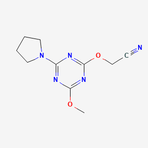 {[4-Methoxy-6-(pyrrolidin-1-yl)-1,3,5-triazin-2-yl]oxy}acetonitrile