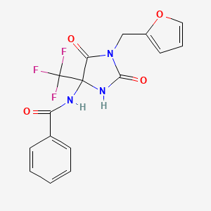 N-[1-(furan-2-ylmethyl)-2,5-dioxo-4-(trifluoromethyl)imidazolidin-4-yl]benzamide