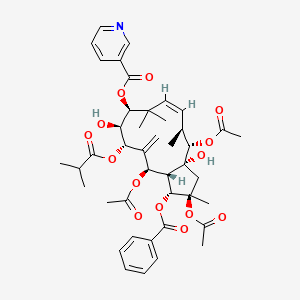 [(1R,2R,3aR,4S,5S,6Z,9S,10S,11S,13R,13aS)-2,4,13-triacetyloxy-1-benzoyloxy-3a,10-dihydroxy-2,5,8,8-tetramethyl-12-methylidene-11-(2-methylpropanoyloxy)-3,4,5,9,10,11,13,13a-octahydro-1H-cyclopenta[12]annulen-9-yl] pyridine-3-carboxylate
