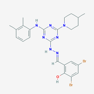 molecular formula C24H27Br2N7O B11517220 2,4-dibromo-6-[(E)-(2-{4-[(2,3-dimethylphenyl)amino]-6-(4-methylpiperidin-1-yl)-1,3,5-triazin-2-yl}hydrazinylidene)methyl]phenol 