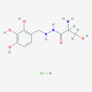 molecular formula C₁₀H₁₃D₃ClN₃O₅ B1151771 2-amino-2,3,3-trideuterio-3-hydroxy-N'-[(2,3,4-trihydroxyphenyl)methyl]propanehydrazide;hydrochloride 