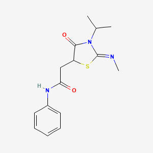 2-[(2E)-2-(methylimino)-4-oxo-3-(propan-2-yl)-1,3-thiazolidin-5-yl]-N-phenylacetamide