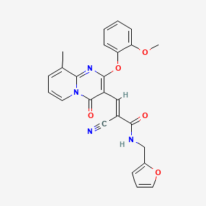 (2E)-2-cyano-N-(furan-2-ylmethyl)-3-[2-(2-methoxyphenoxy)-9-methyl-4-oxo-4H-pyrido[1,2-a]pyrimidin-3-yl]prop-2-enamide