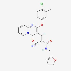 (2E)-3-[2-(4-chloro-3-methylphenoxy)-4-oxo-4H-pyrido[1,2-a]pyrimidin-3-yl]-2-cyano-N-(furan-2-ylmethyl)prop-2-enamide