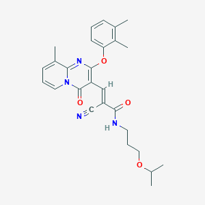 (2E)-2-cyano-3-[2-(2,3-dimethylphenoxy)-9-methyl-4-oxo-4H-pyrido[1,2-a]pyrimidin-3-yl]-N-[3-(propan-2-yloxy)propyl]prop-2-enamide