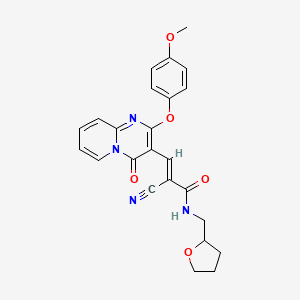 (2E)-2-cyano-3-[2-(4-methoxyphenoxy)-4-oxo-4H-pyrido[1,2-a]pyrimidin-3-yl]-N-(tetrahydrofuran-2-ylmethyl)prop-2-enamide