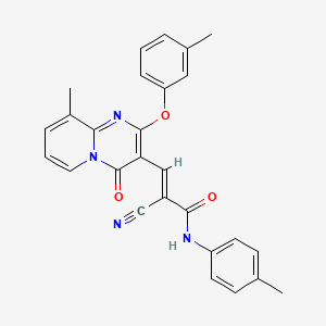 (2E)-2-cyano-3-[9-methyl-2-(3-methylphenoxy)-4-oxo-4H-pyrido[1,2-a]pyrimidin-3-yl]-N-(4-methylphenyl)prop-2-enamide