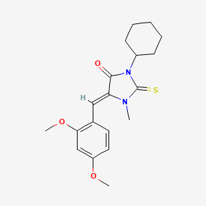 (5Z)-3-cyclohexyl-5-[(2,4-dimethoxyphenyl)methylidene]-1-methyl-2-sulfanylideneimidazolidin-4-one