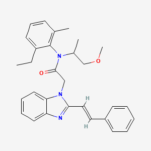 N-(2-ethyl-6-methylphenyl)-N-(1-methoxypropan-2-yl)-2-{2-[(E)-2-phenylethenyl]-1H-benzimidazol-1-yl}acetamide